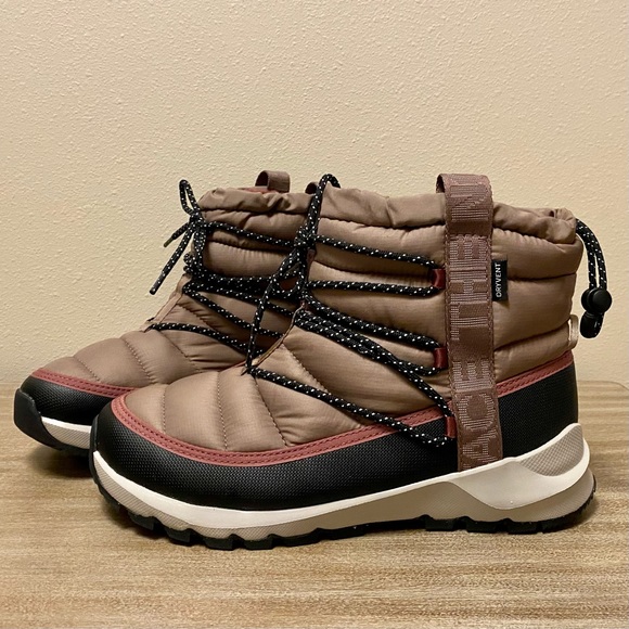 The North Face Women’s Thermoball Lace Up Waterproof Boots - Picture 1 of 10